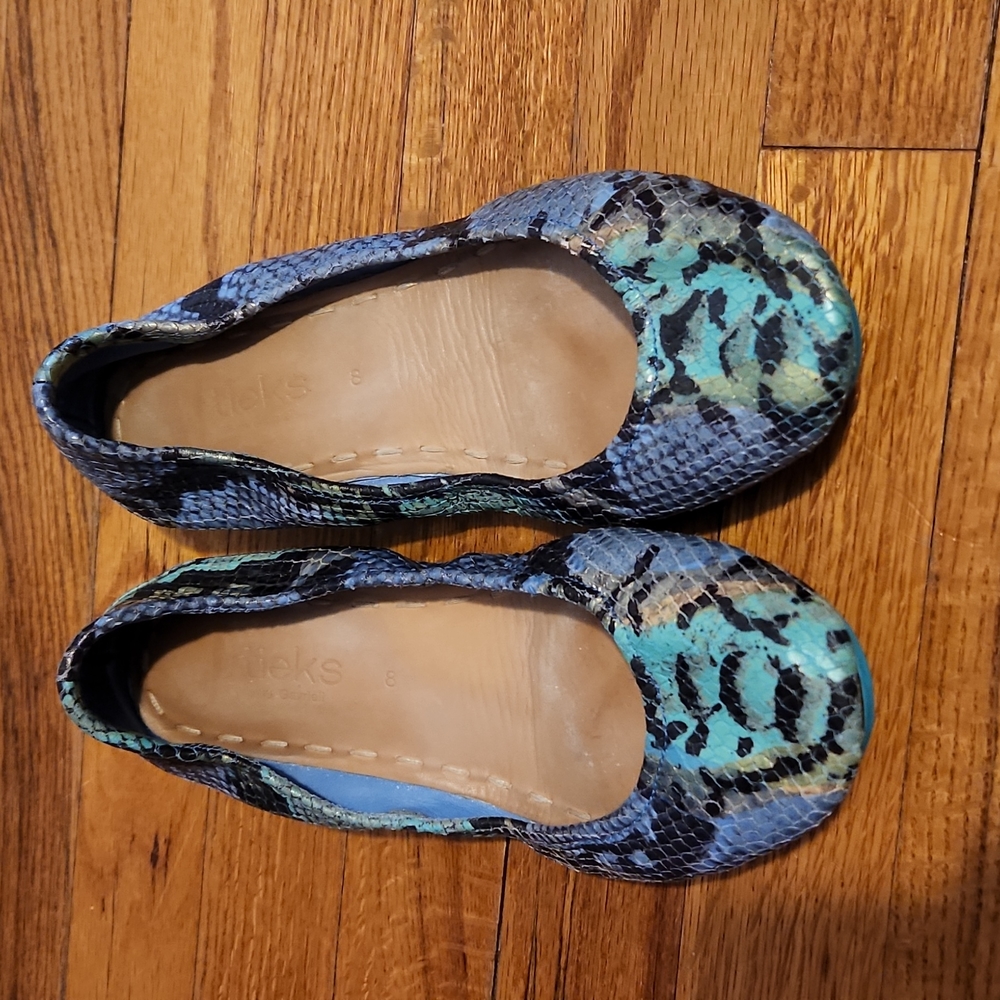 Azure snakes